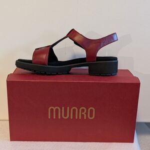 Munro Mel Red Leather T Strap Comfort Sandals Lug Sole Women’s 11M New Box